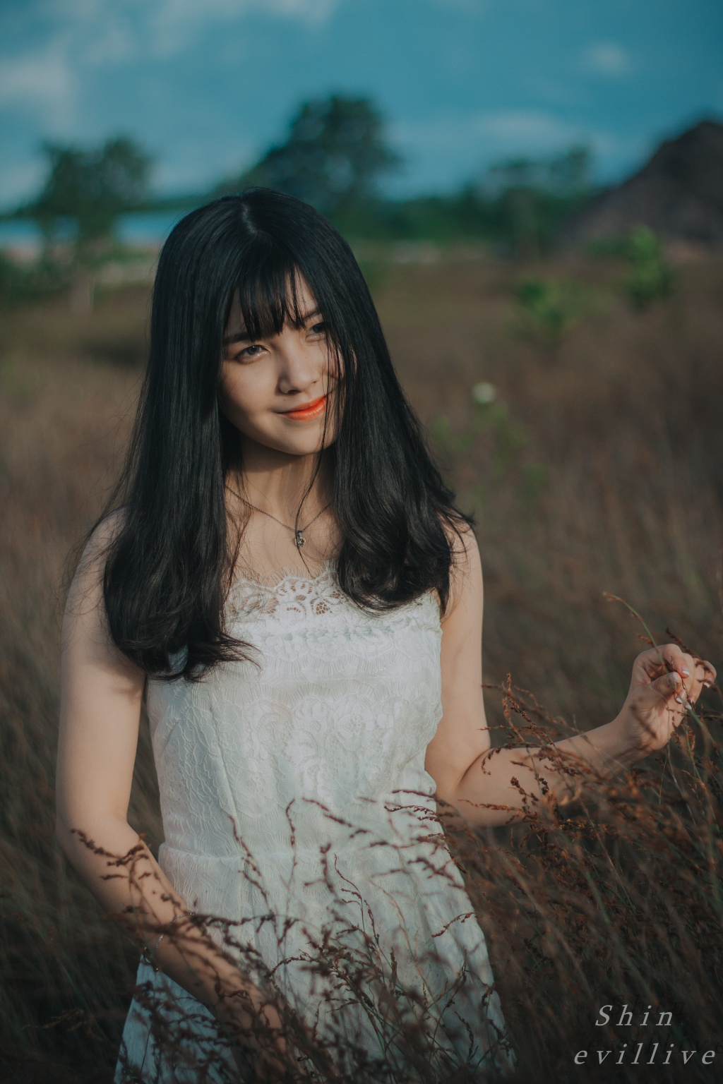 bo anh dep nhu mot thuoc phim cua nu sinh phu quoc tha dang giua dong co