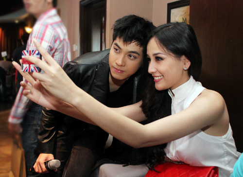 showbiz vo oa khi noo phuoc thinh va mai phuong thuy bi fan loi ra anh sang moi tinh 6 nam bi mat