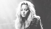 Demi Lovato: Tài năng uổng phí vì nghiện ma túy từ năm 17 tuổi