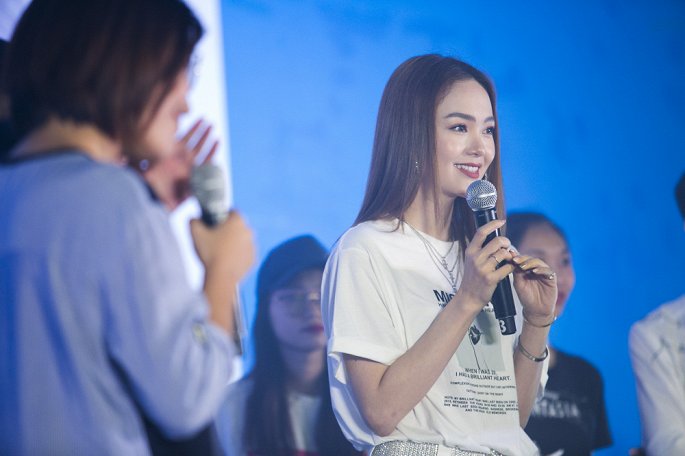 Minh Hằng: 'Gương mặt tôi thế này chẳng lẽ không có người yêu?' minh hang guong mat toi the nay chang le khong co nguoi yeu