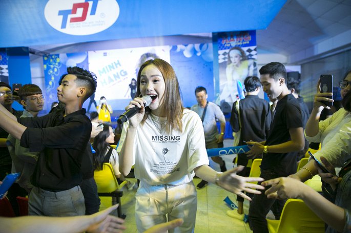 Minh Hằng: 'Gương mặt tôi thế này chẳng lẽ không có người yêu?' minh hang guong mat toi the nay chang le khong co nguoi yeu