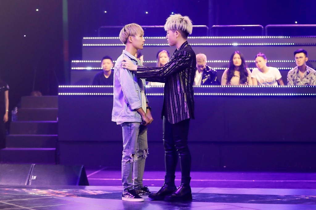 Thí sinh The debut 'đạo nhạc' xin lỗi khán giả và phản ứng bất ngờ của 3 vị oraz thi sinh the debut dao nhac xin loi khan gia tu nguyen rut khoi cuoc thi