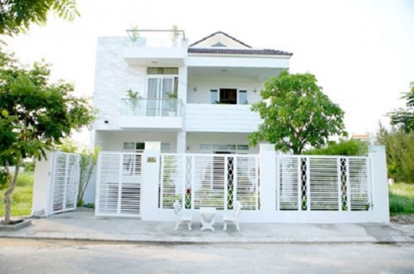 Đừng tưởng đi dép tổ ong là nghèo, Quyền Linh sở hữu gia sản 'khủng' bậc nhất trong giới MC Việt dung tuong di dep to ong la ngheo quyen linh so huu gia san khung bac nhat trong gioi mc viet