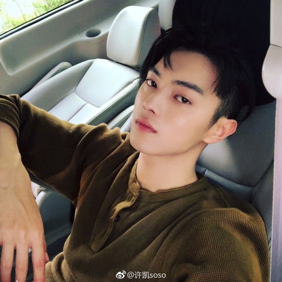 can canh man cao dau cua my nam hua khai de vao vai pho hang trong dien hi cong luoc
