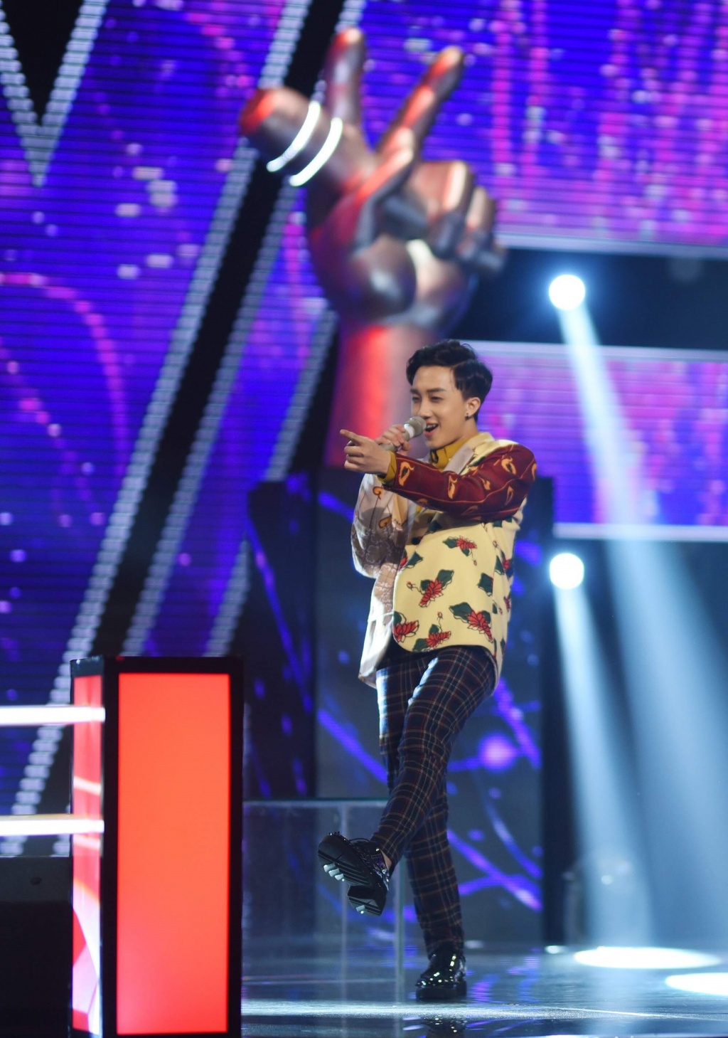 ha duc tam bat mi chieu tro cung hoang duong buoc vao vong liveshow the voice 2018