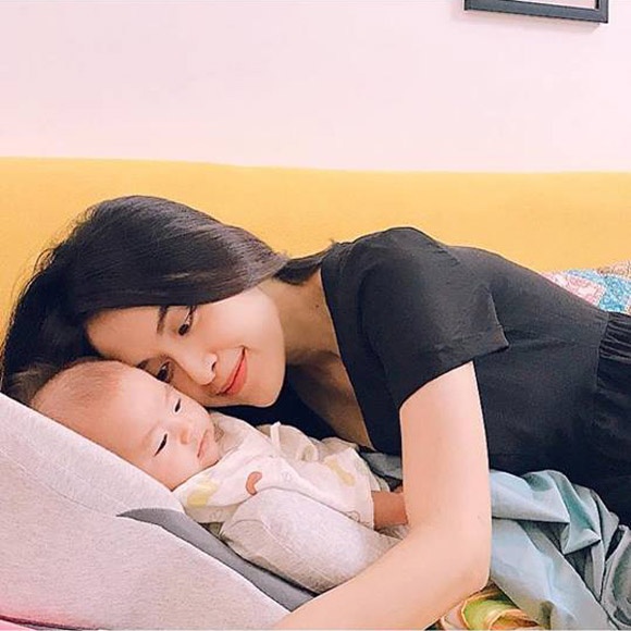 Chán che, diễn viên Tú Vi thoải mái công khai khoe mặt con gái đáng yêu chan che dien vien tu vi thoai mai cong khai khoe mat con gai dang yeu