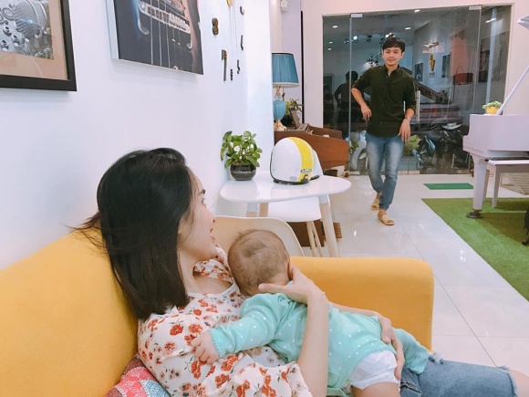 Chán che, diễn viên Tú Vi thoải mái công khai khoe mặt con gái đáng yêu chan che dien vien tu vi thoai mai cong khai khoe mat con gai dang yeu