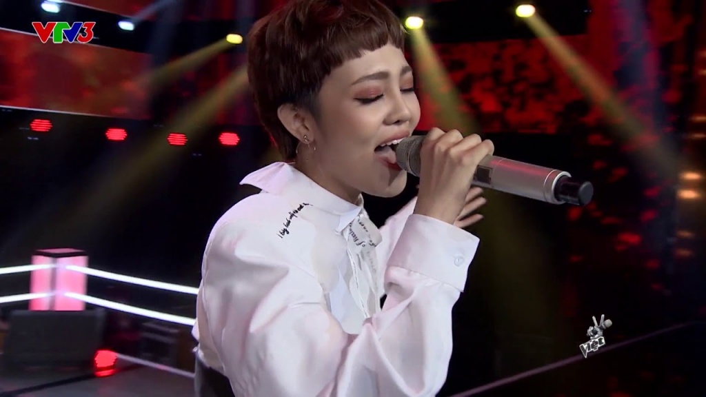 thai binh co nang 18 tuoi hai lan khien toc tien bat khoc tai the voice 2018