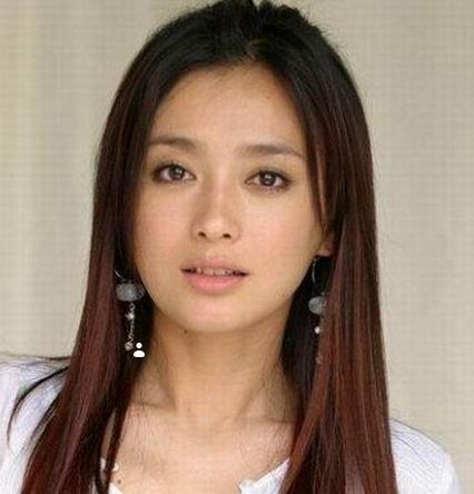 phu sat hoang hau tan lam trong dien hi cong luoc ro rang dep xuat sac nhung su that truoc khi dao keo thi sao