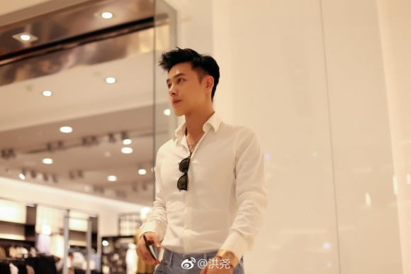 dien hi cong luoc hoa ra con co dan trai dep cuc pham bi bo sot so 3 duoc nhan xet dep trai hon ca pho hang
