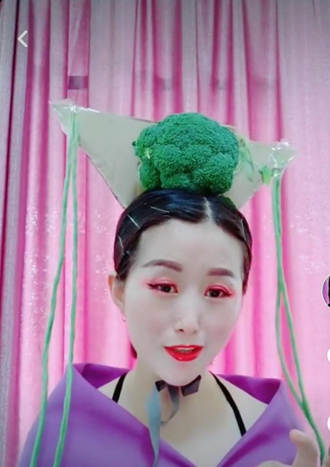 cuoi do nghieng do nga voi nhung man che ba dao cua fan phim dien hi cong luoc