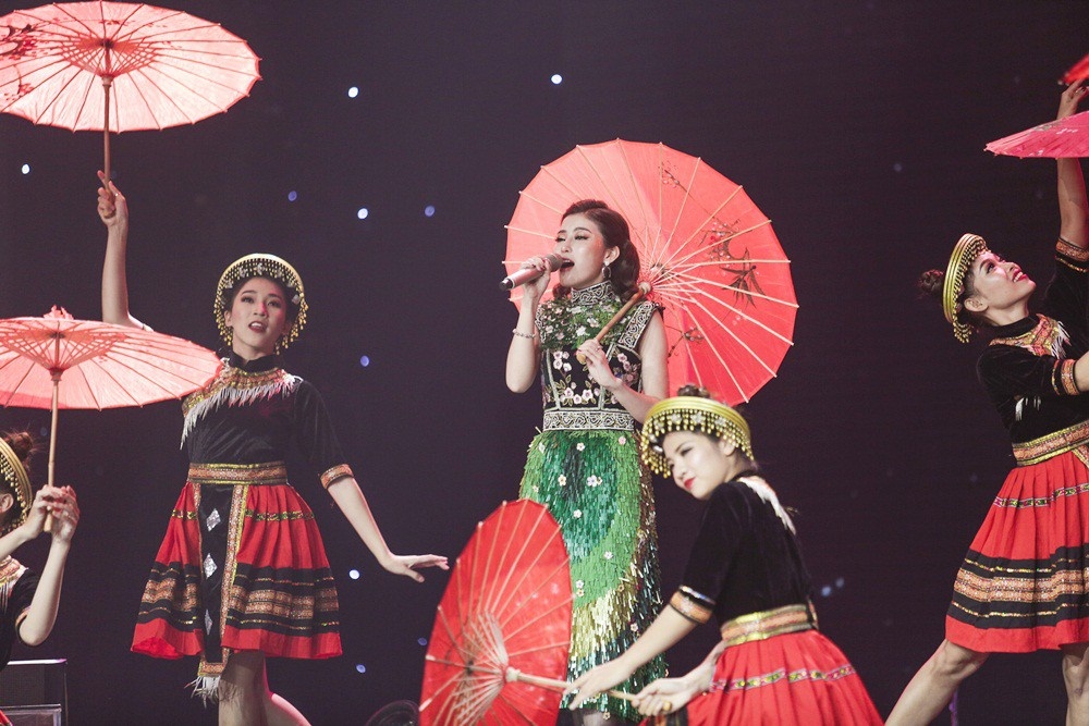 7 sac cau vong toa sang tai the voice 2018 la ai
