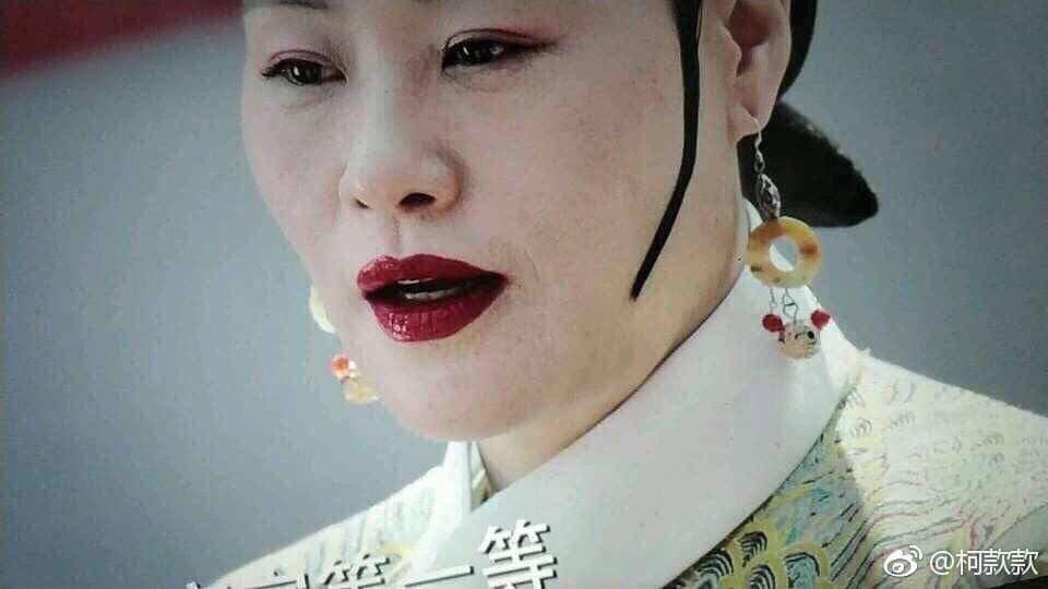 loat anh lich su giai oan cho thoi trang tham hoa cua chau tan trong hau cung nhu y truyen