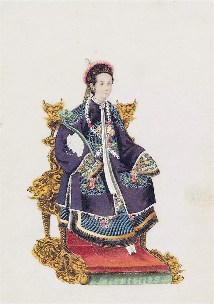 loat anh lich su giai oan cho thoi trang tham hoa cua chau tan trong hau cung nhu y truyen