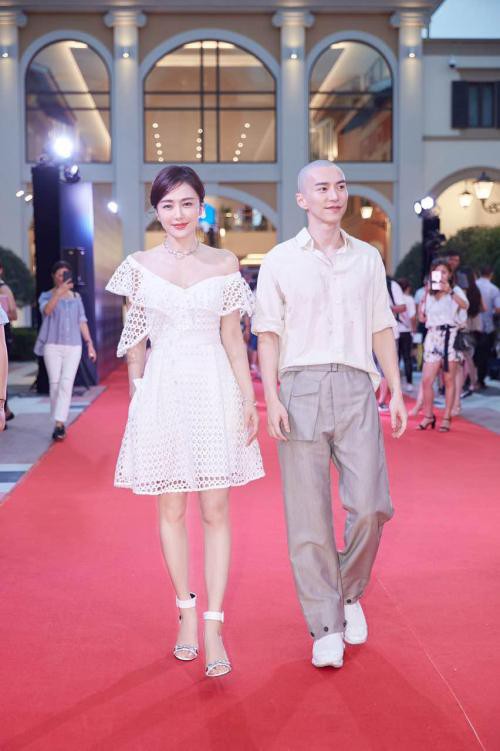 phu sat hoang hau tan lam hen ho voi thi ve hai lan sat vuong quan dat