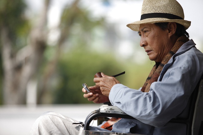 Nghệ sĩ Lê Bình bị ung thư phổi là ai? nghe si le binh bi ung thu phoi la ai
