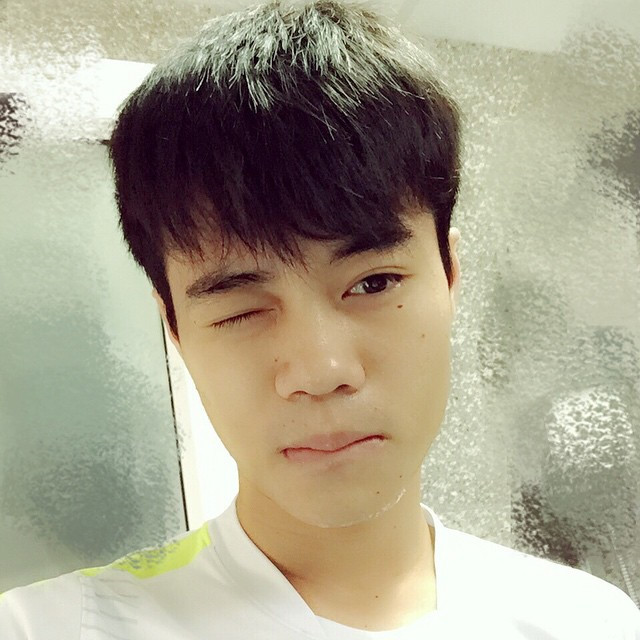 co mot van toan lay loi voi loat anh song ao khong giong ai