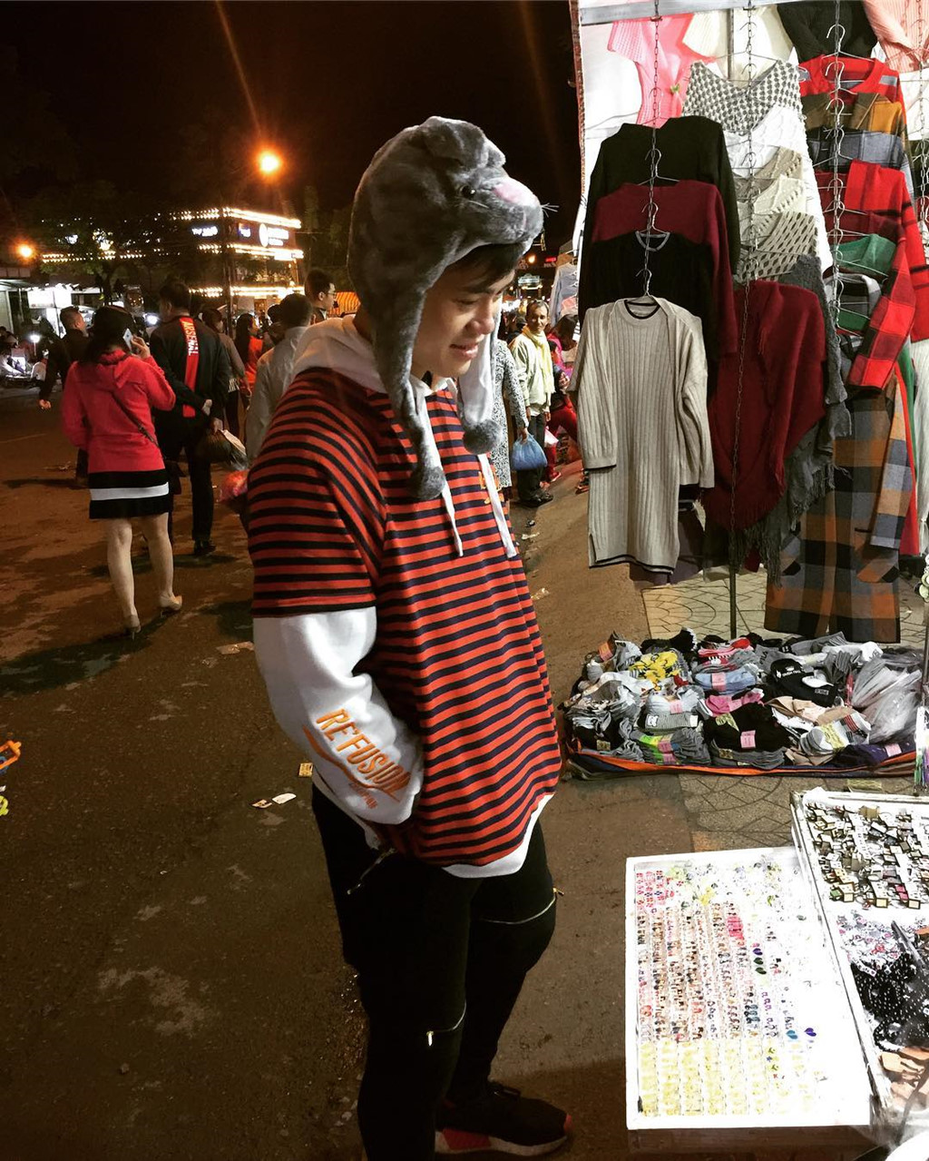 co mot van toan lay loi voi loat anh song ao khong giong ai
