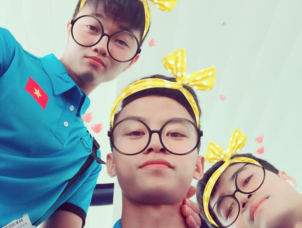 co mot van toan lay loi voi loat anh song ao khong giong ai