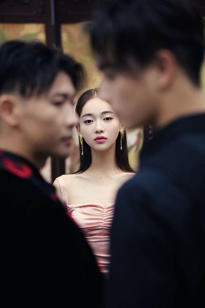 anh tinh tu gay sot cua pho hang anh lac phim dien hi cong luoc