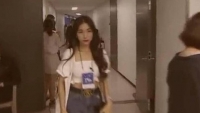 hoa minzy cui dau xin loi fan bts
