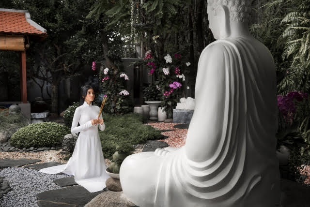a hau truong thi may cai hoa hong cho me nhan ngay vu lan bao hieu