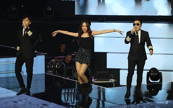 hoc tro noo phuoc thinh tran ngoc anh dang quang the voice 2018