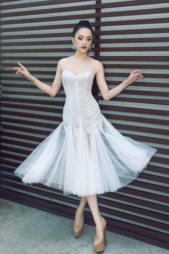 Học lỏm ngay bí kíp tạo dáng của hoa hậu Hương Giang để có được những bức ảnh ngàn like hoc lom ngay bi kip tao dang cua hoa hau huong giang de co duoc nhung buc anh ngan like