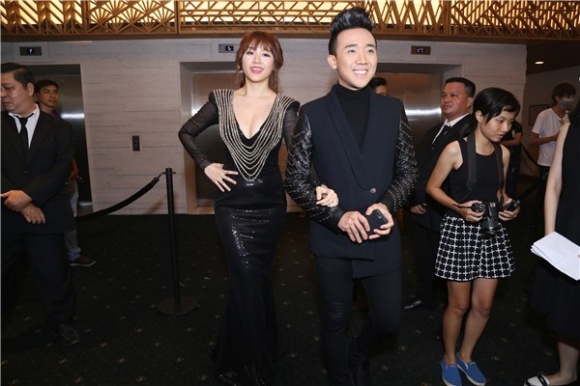 yeu 2 nam danh hai dinh dam nhat showbiz hari won va nha phuong lai co cuoc song qua trai nguoc