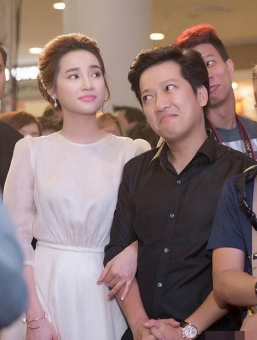 yeu 2 nam danh hai dinh dam nhat showbiz hari won va nha phuong lai co cuoc song qua trai nguoc