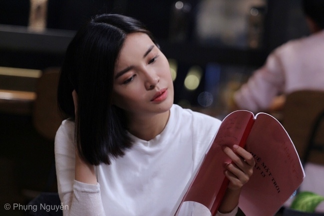 Cao Thái Hà vào vai bác sĩ, tiết lộ cảnh quay đầy máu me trong 'Hậu duệ mặt trời' cao thai ha vao vai bac si tiet lo canh quay day mau me trong hau due mat troi