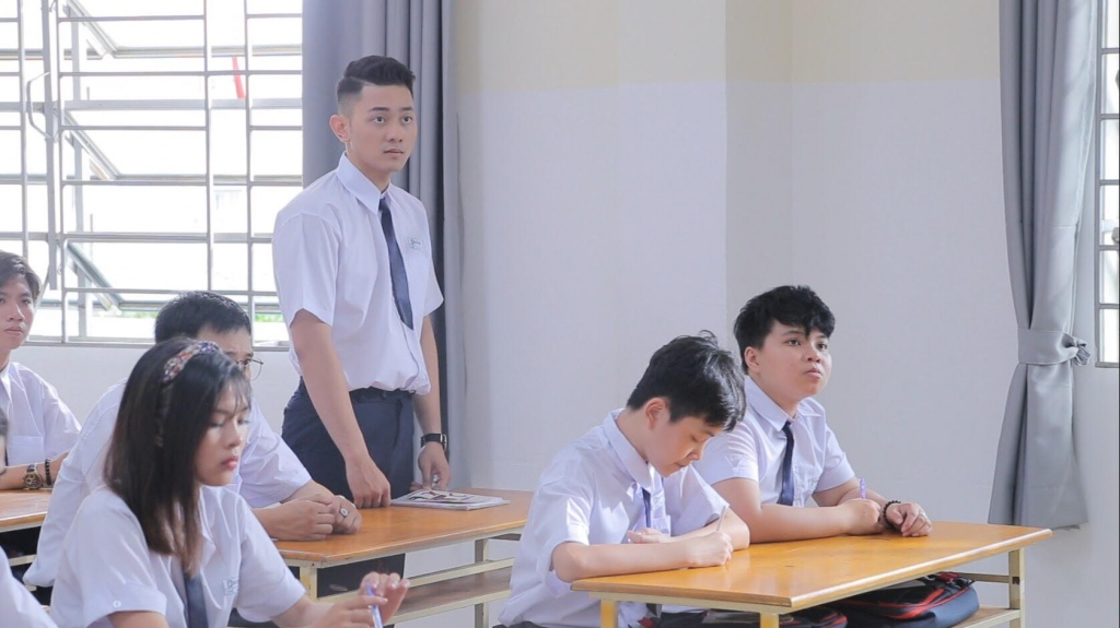 dien vien hoai bao duoc giao vai le tan trong co gai den tu ben kia vao phut chot