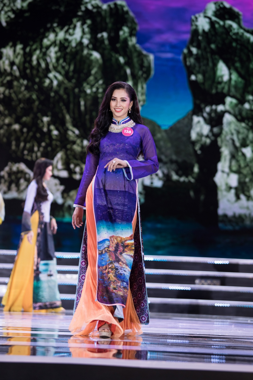 nhin lai 4 phan thi trong dem chung ket cua top 3 hoa hau viet nam 2018