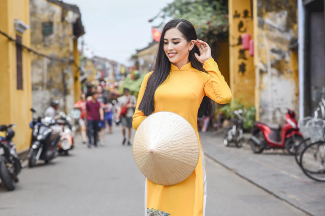 bat ngo voi nghe tay trai cua tran tieu vy truoc khi dang quang hoa hau viet nam