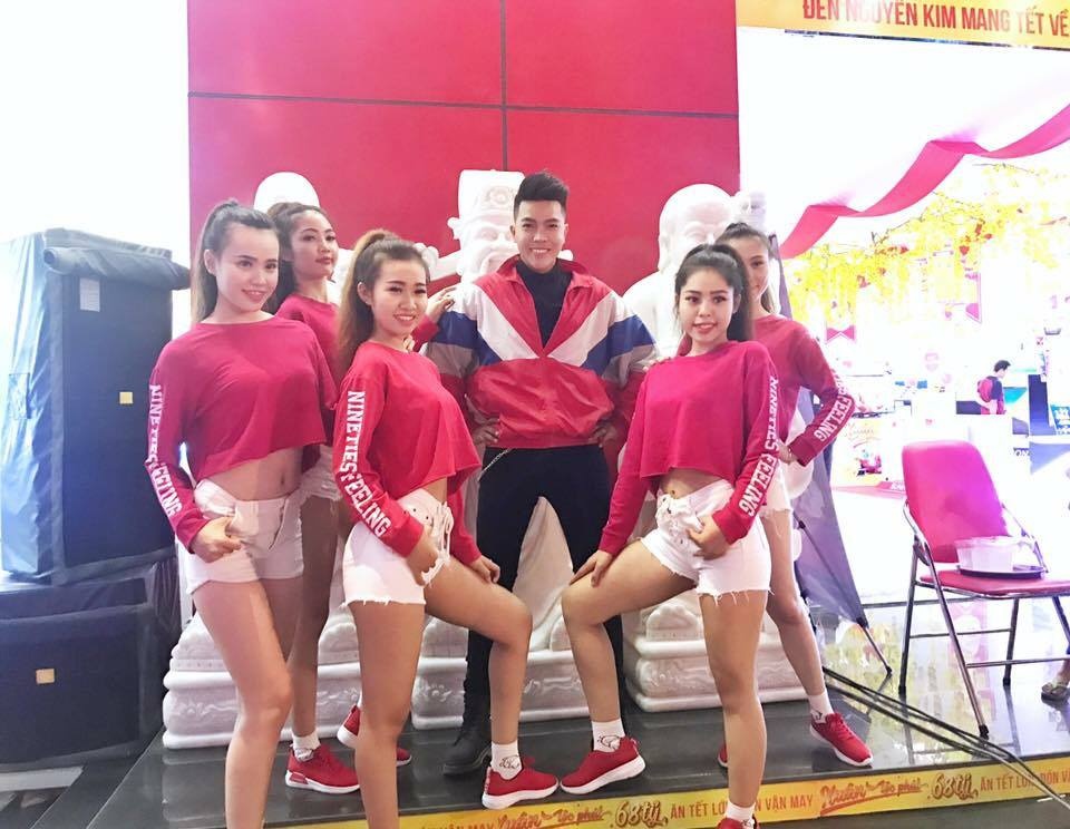 he lo ly lich cua hot boy banh bo trong giong ai giong ai tap 8