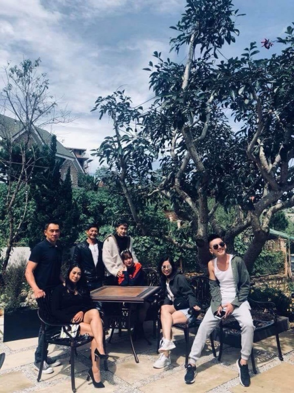 ninh duong lan ngoc va chi dan tiep tuc lo anh than mat du khong chiu thua nhan hen ho