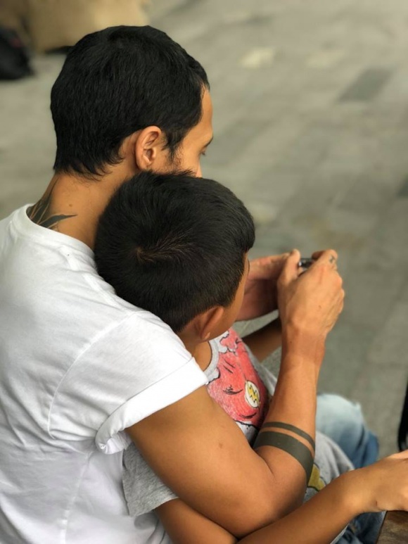 khi dong nghiep no nuc di cung to nghe pham anh khoa lam le don gian tai nha