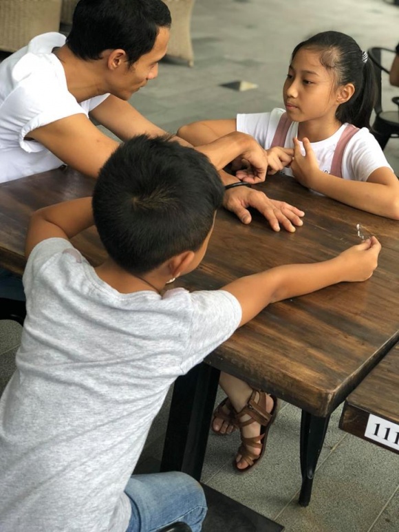 khi dong nghiep no nuc di cung to nghe pham anh khoa lam le don gian tai nha