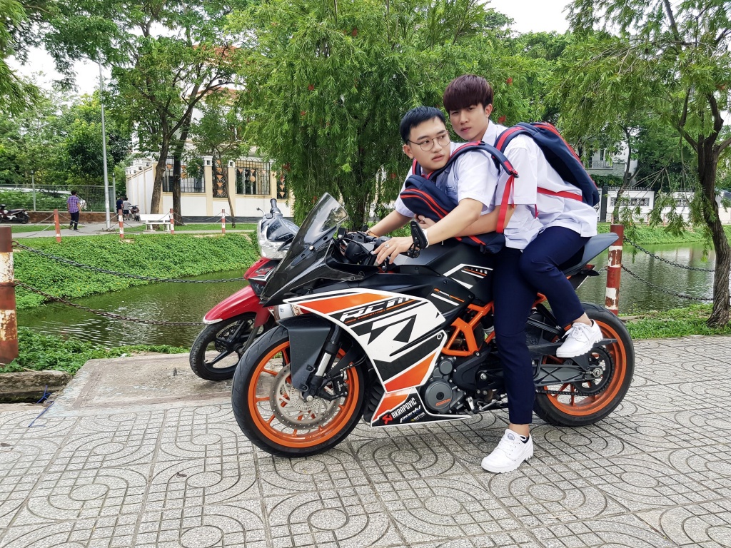 cau chuyen do khoc do cuoi ve cau cua mieng ma tao noi cua thong nguyen trong phim co gai den tu ben kia
