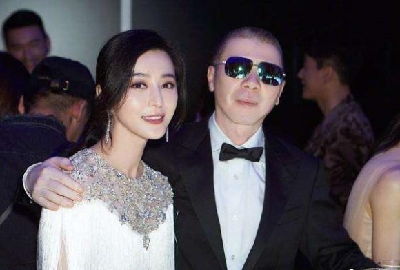 khong chi tron thue pham bang bang con co nhieu nguon thu gay tranh cai 300 trieu 1 phut di tham do 170 ty dong cho mot toi nang ly