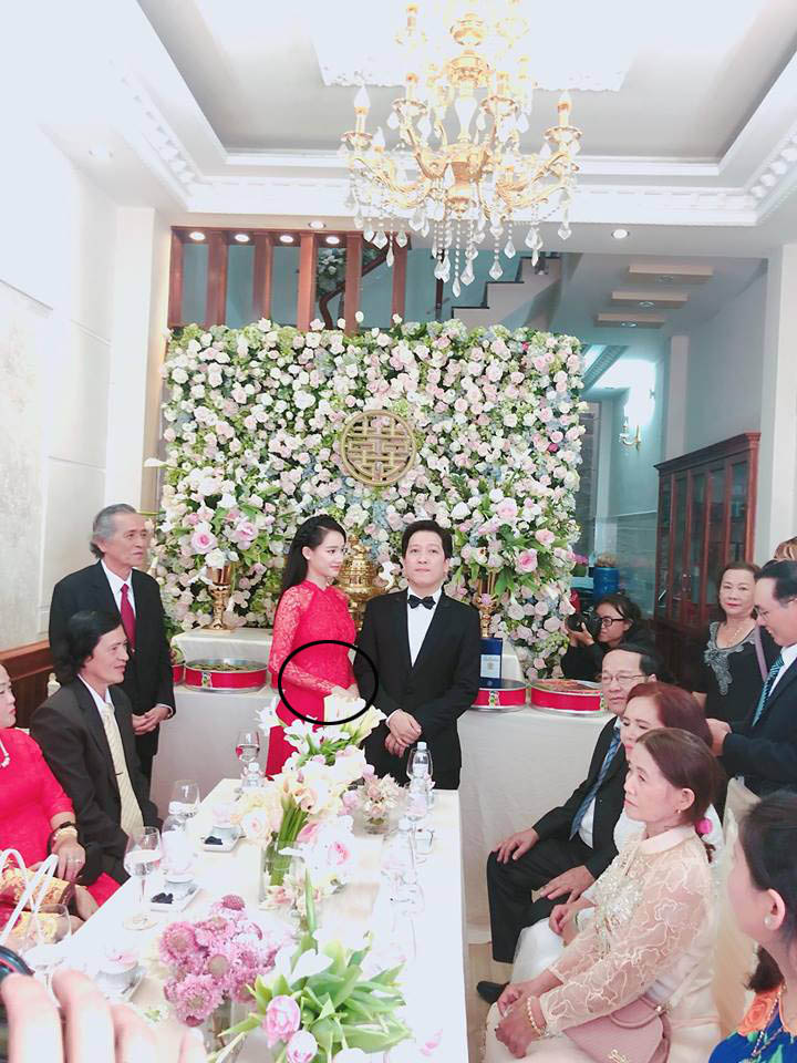 Không còn nghi ngờ gì nữa, vòng 2 của Nhã Phương đã 'phô trọn' sau bao ngày cô dâu tìm mọi cách che dáng khong con nghi ngo gi nua vong 2 cua nha phuong da pho tron sau bao ngay co dau tim moi cach che dang