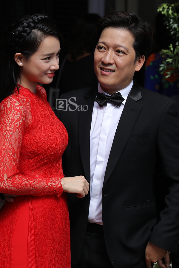Không còn nghi ngờ gì nữa, vòng 2 của Nhã Phương đã 'phô trọn' sau bao ngày cô dâu tìm mọi cách che dáng khong con nghi ngo gi nua vong 2 cua nha phuong da pho tron sau bao ngay co dau tim moi cach che dang