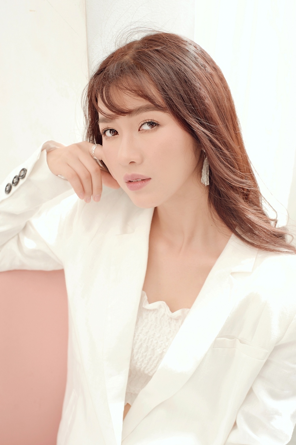 dien vien oanh kieu cang nhieu y kien trai chieu cang thu vi