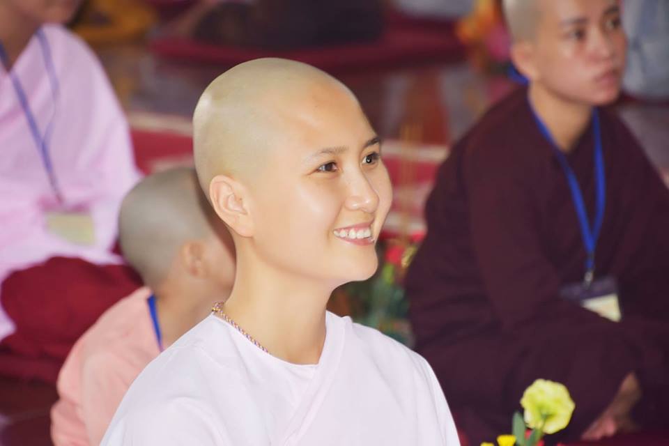 'Người có mái tóc đẹp nhất' Hoa Hậu Việt Nam 2014 đi tu nguoi co mai toc dep nhat hoa hau viet nam 2014 di tu