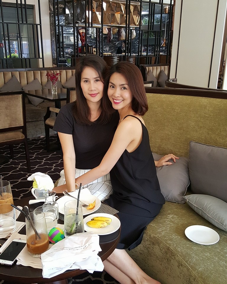 khong chi pham quynh anh va ung hoang phuc showbiz viet con co nhieu tinh ban keo dai ca thap ki