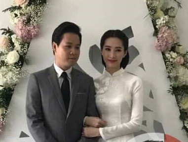 hoa hau dang thu thao va ban trai to chuc dam hoi
