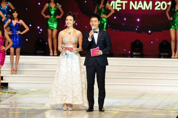 giam khao phan anh that nuc cuoi khi cho rang pham huong chen ep mai ngo