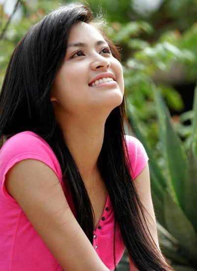 hoang thuy linh doi mat scandal video nong trong tu truyen