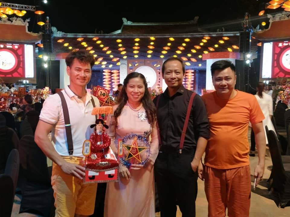 sao viet dip trung thu nguoi di choi tha ga nguoi ban tui bui voi cong viec
