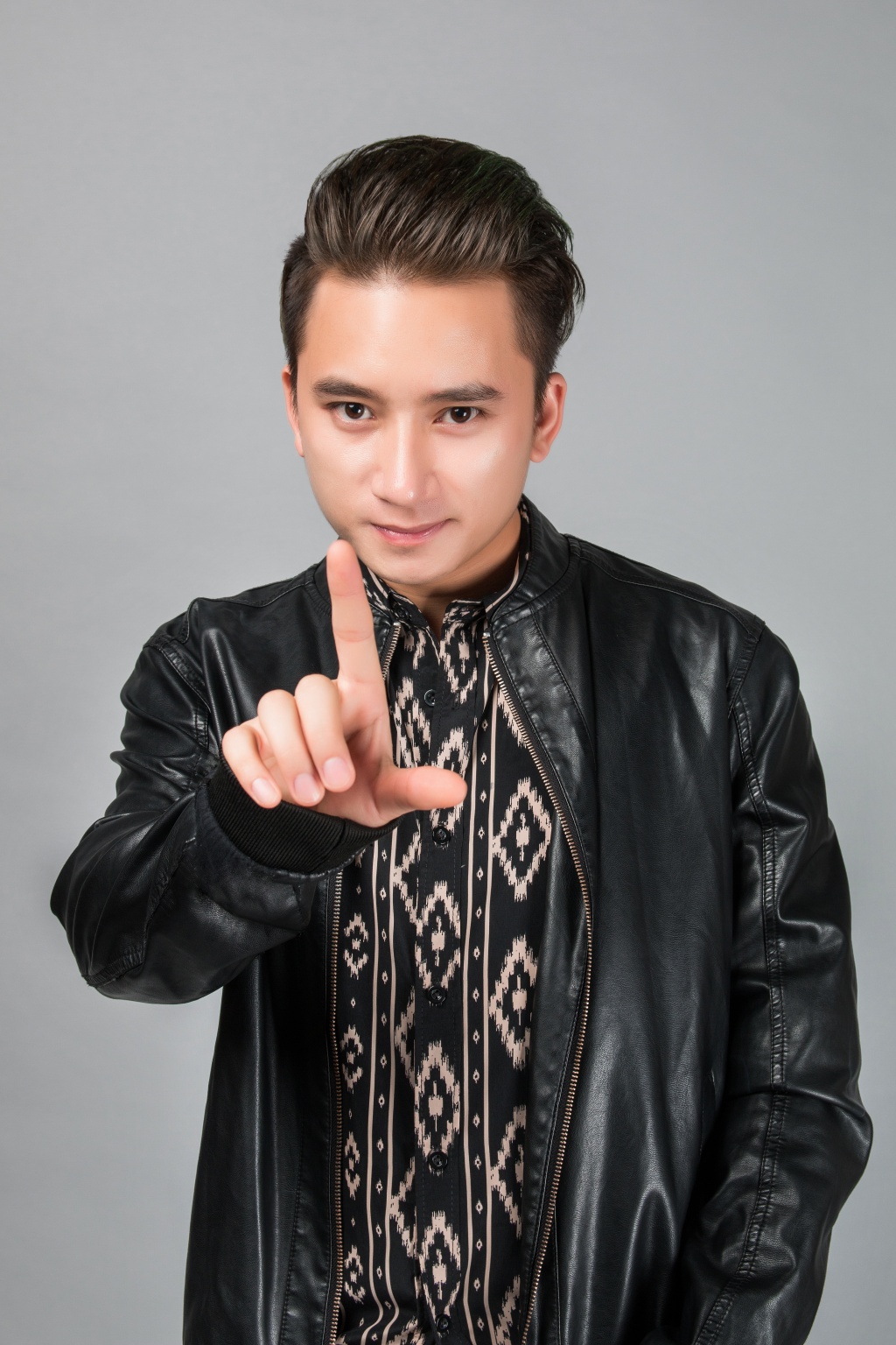 diem danh nhung ca si khong chi hat hay ma con sang tac hang loat hit